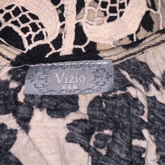 Floral Tank w/ Crochet Detail Back, Halter Tank Top, M, Black, Cream, Flower - Picture 3 of 4